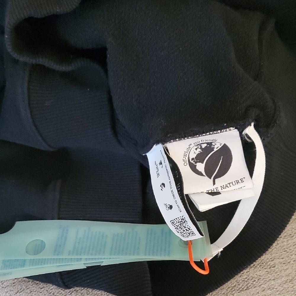 Off-White Flash $225 - Picture 4 of 9